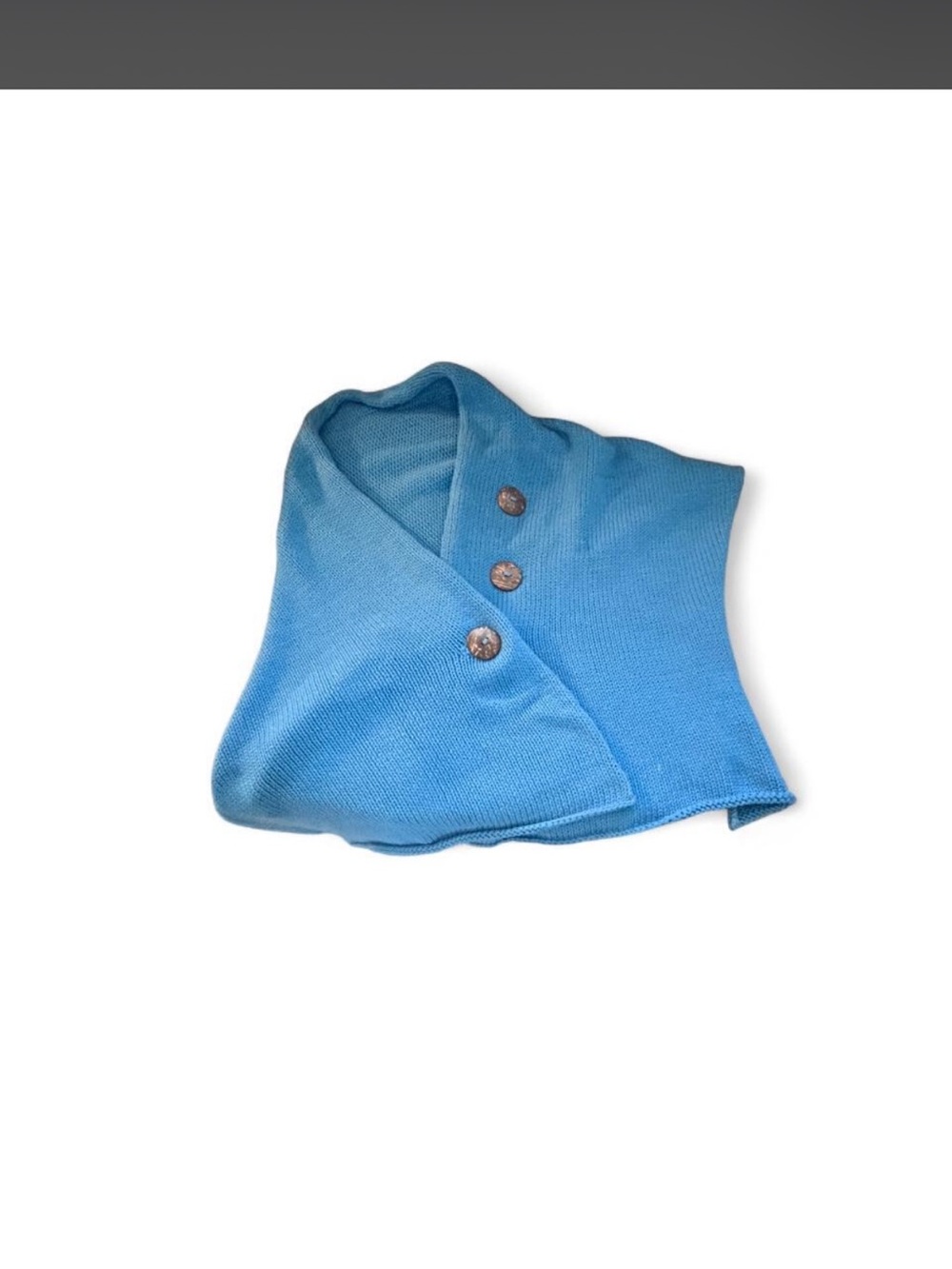 Cape/Shawl/Cardigan with 3 buttonholes for free t adjustment